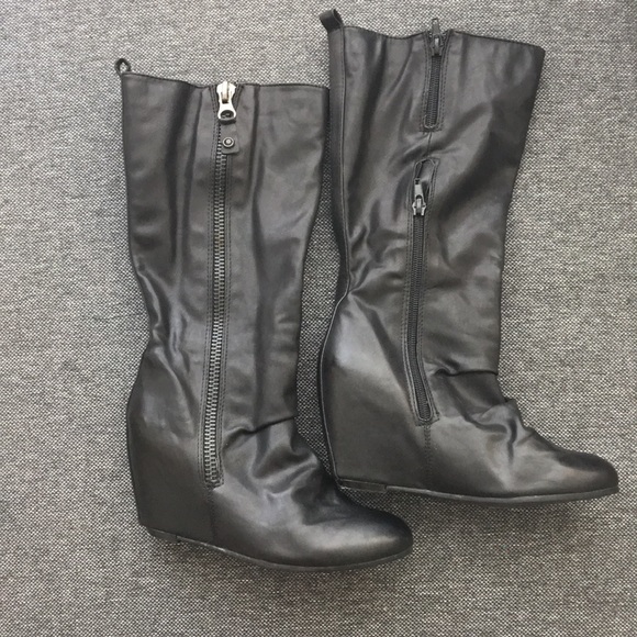 Heeled boots - Picture 1 of 2
